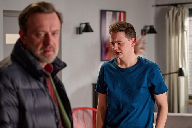 Na Wspólnej, odcinek 4041: Wspólny sekret Kuby i Smolnego. O tym ma nie mówić matce - ZDJĘCIA