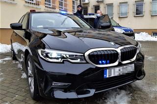 Nowy nieoznakowany radiowóz BMW na drogach. Gdzie trafił na służbę groźny czarny sedan?