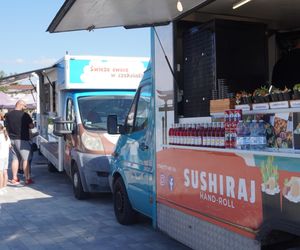 Festiwal Food Trucków w Olsztynie. Pod halą Urania można zjeść dania z kuchni całego świata [ZDJĘCIA]