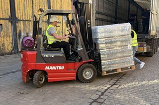 Wrocław wysyła pomoc dla Otwocka. Ruszył pierwszy transport wody dla mieszkańców 