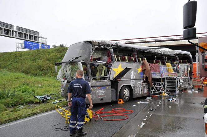 Wypadek autokaru na autostradzie pod Berlinem