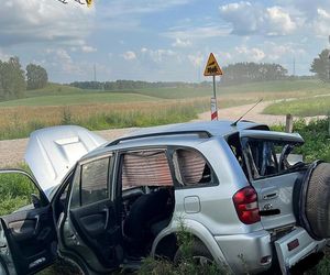 Wołyńce. Młody kierowca wjechał wprost pod nadjeżdżający pociąg towarowy