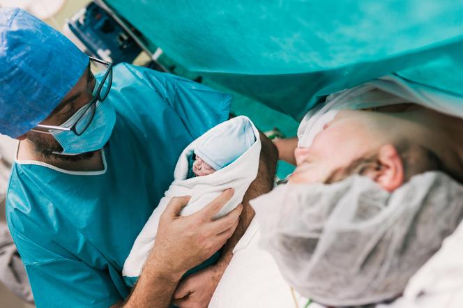 Pierwszy taki poród w Polsce. 22-latka po przeszczepie płuc urodziła zdrową córeczkę
