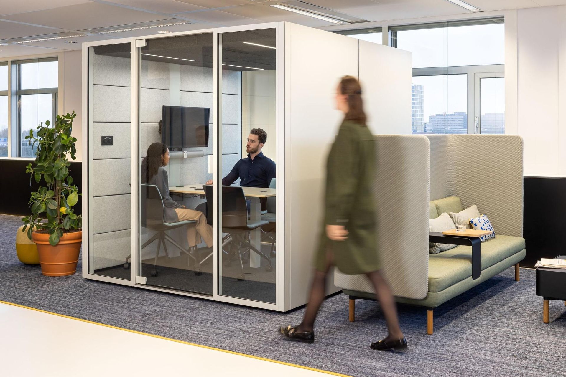 Meble i rozwiązania biurowe Ahrend