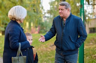 Na Wspólnej, odcinek 3952: Marek (Grzegorz Gzyl), Danka (Lucyna Malec), Szymek (Tadeusz Kawecki)