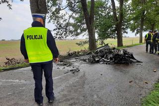 Olszewo: Dwie osoby spłonęły żywcem w luksusowym porsche. Horror!