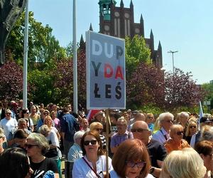 Manifestacja 4 czerwca na placu Solidarności w Szczecinie