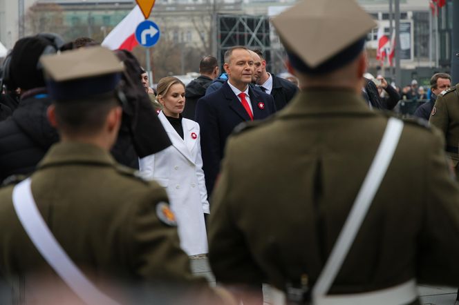 Kaczyńska z rodziną i Nawrockimi uczciła pamięć ojca