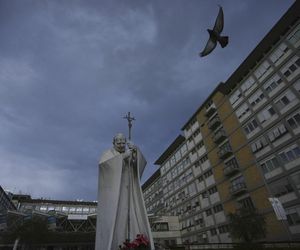 Pilny apel z Watykanu. Chodzi o chorego papieża Franciszka. Proszą o jedno!