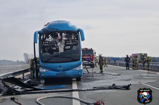Pożar autokaru na autostradzie A2. Dzieci jechały nim na wycieczkę do Warszawy