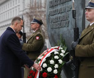 Kaczyńska z rodziną i Nawrockimi uczciła pamięć ojca