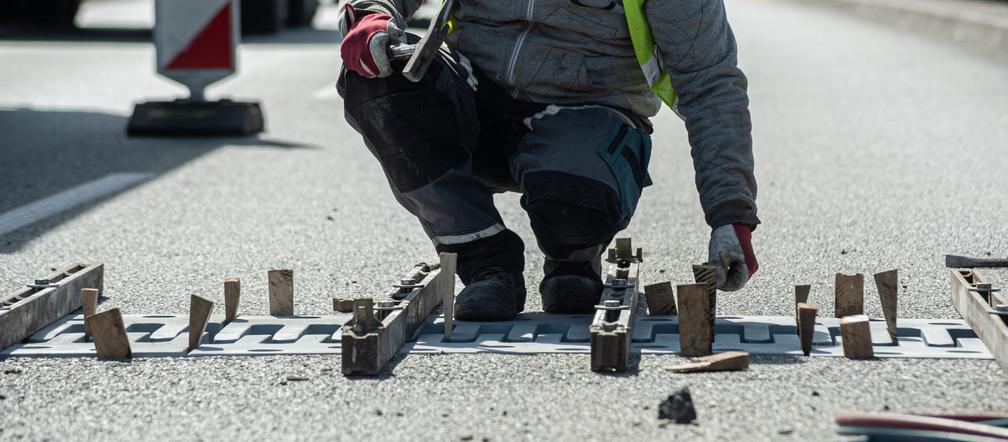  Drogowcy pracują na Trasie Siekierkowskiej