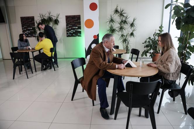 Na Wspólnej, odc. 3467: Pola (Kinga Jasik), Przemysław Gwiazda (Zbigniew Suszyński)
