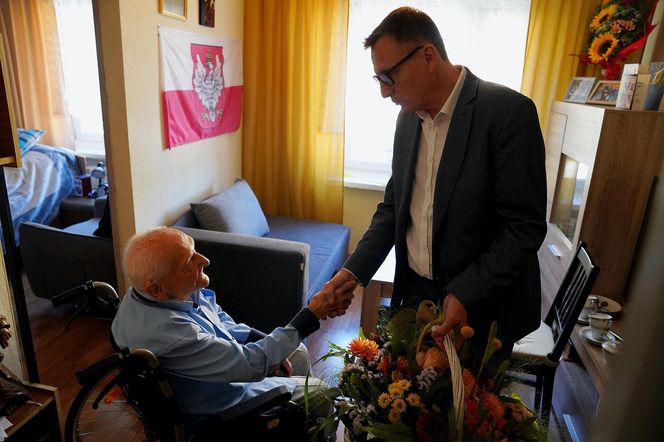 Niezwykły jubileusz w Jastrzębiu-Zdroju. Pan Leopold skończył 101 lat i wciąż zadziwia