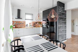 Jasne wnętrze w stylu skandynawskim: w mieszkaniu blogerki