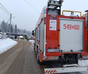 Na Podhalu autokar wpadł z poślizg i zderzył się z busem. Przewoził ponad 40 dzieci