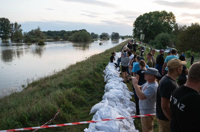 Fala kulminacyjna w Brzegu Dolnym. Stan wody osiągnął prawie 10 metrów! 