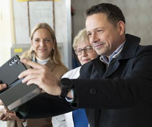 Rafał Trzaskowski odwiedził piekarnię  w Myśliborzu. 