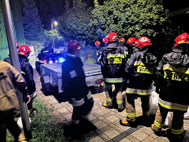 Zagrożenie powodziowe w Polsce. Strażacy interweniowali już 1,3 tys. razy 