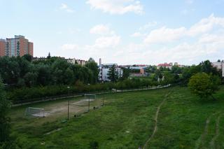 Lublin. „Filary porośnięte bluszczem” i nie tylko. Park Jana Pawła II w lipcowej odsłonie