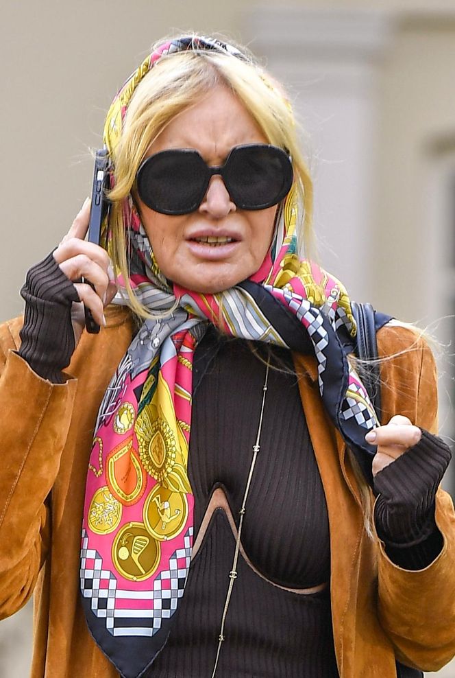 Monika Olejnik w chuście w 2024 r.