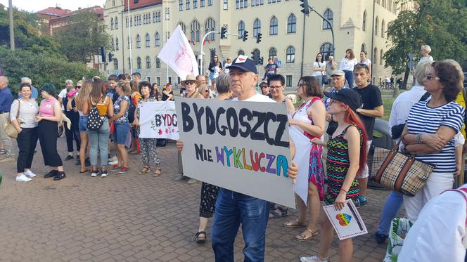 Bydgoszcz solidarna z Białymstokiem. - Każdy ma prawo do miłości i szacunku! [ZDJĘCIA] 