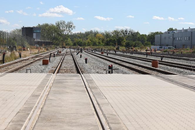 Budowa stacji postojowo-technicznej Mory (sierpień 2025)