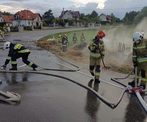 Pożar siana w Tymowej. Strażacy dwa razy wracali na miejsce zdarzenia