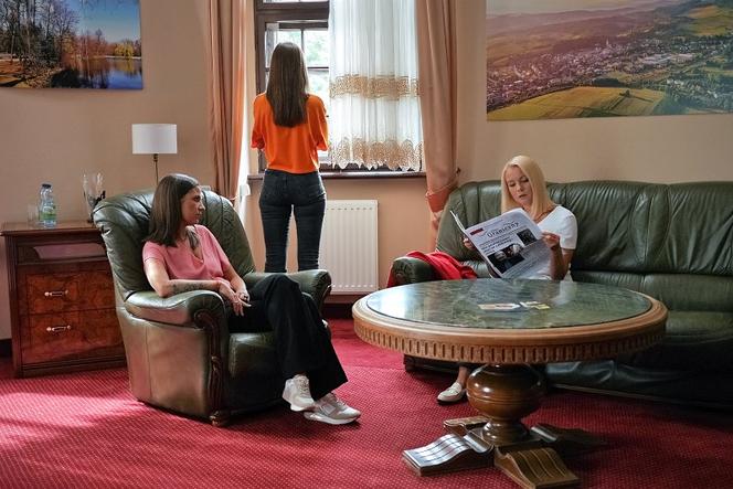 Pierwsza miłość, odcinek 3513: Kinga (Aleksandra Zienkiewicz), Marta (Honorata Witańska), Emilka (Anna Ilczuk)