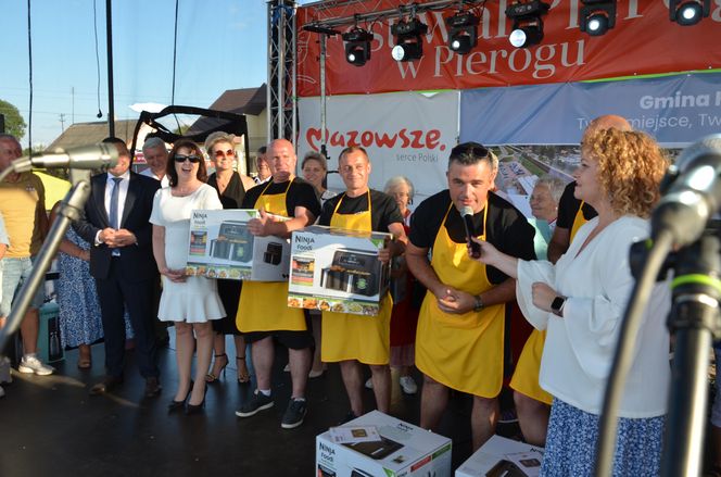 W konkursie na najlepsze pierogi w powiecie Siedleckim w 2025 roku zwyciężył męski zespół KGW „Sami Swoi” z Kotunia! 