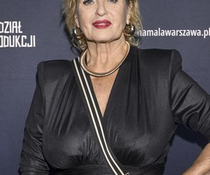 Ewa Kasprzyk z dekoltem do pępka. Tak pokazała się w programie na żywo!