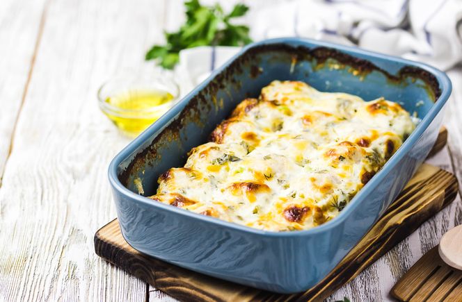 Delikatne klopsiki drobiowe zapiekane w sosie