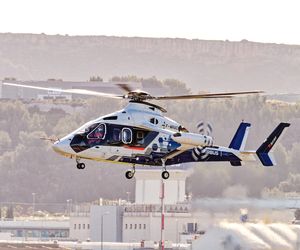 Pierwszy lot Racera od Airbus Helicopters. Przebywał w powietrzu około 30 minut