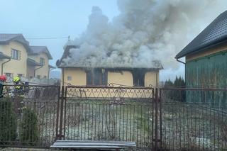 Pożar domu w Broku. Nie żyje dwóch mężczyzn