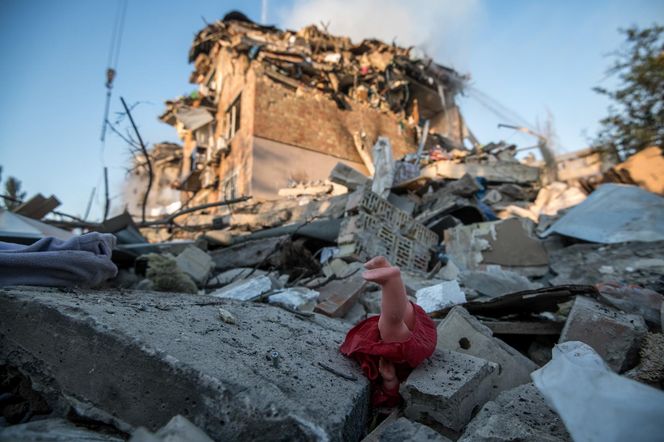 Do 23 wzrosła liczba ofiar śmiertelnych rakietowo-dronowego ataku Rosji na Kijów