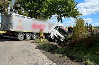 Śmiertelny wypadek pod Olsztynem. 39-latek zignorował znak stop? [ZDJĘCIA].