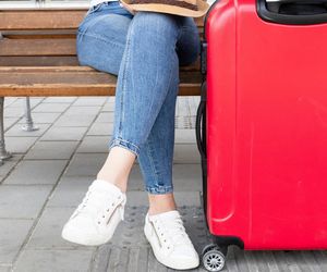 Tak młodzież podróżuje po całym świecie… za darmo. Gdzie jest haczyk?