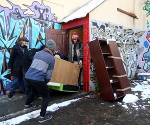 „Nie damy się zamurować!”. Trwa batalia o Stację Praga, artyści nie odpuszczają