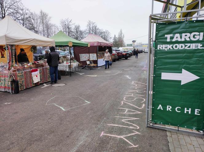 W 2023 roku na Targach Rękodzieła Artystycznego nie zabrakło amatorów świątecznej atmosfery i wyrobów regionalnych