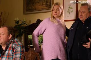 M jak miłość odc. 1792. Jagoda (Katarzyna Kołeczek), Tadeusz (Bartłomiej Nowosielski), Staszek Popławski (Sławomir Holland)