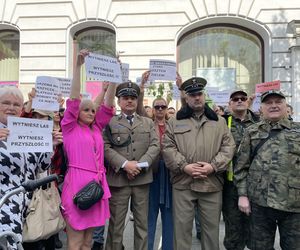 Wielki protest pod urzędem miasta w Łodzi. Broń lasów Lublinka