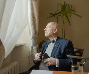 Janusz Korwin-Mikke skończył 80 lat. Tak się zmieniał