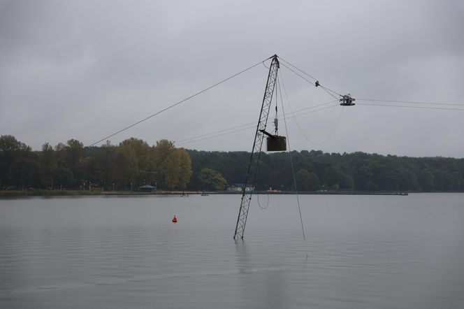 Deszczowy spacer w obiektywie. Tak się prezentuje Zalew Zemborzycki w jesiennej odsłonionie