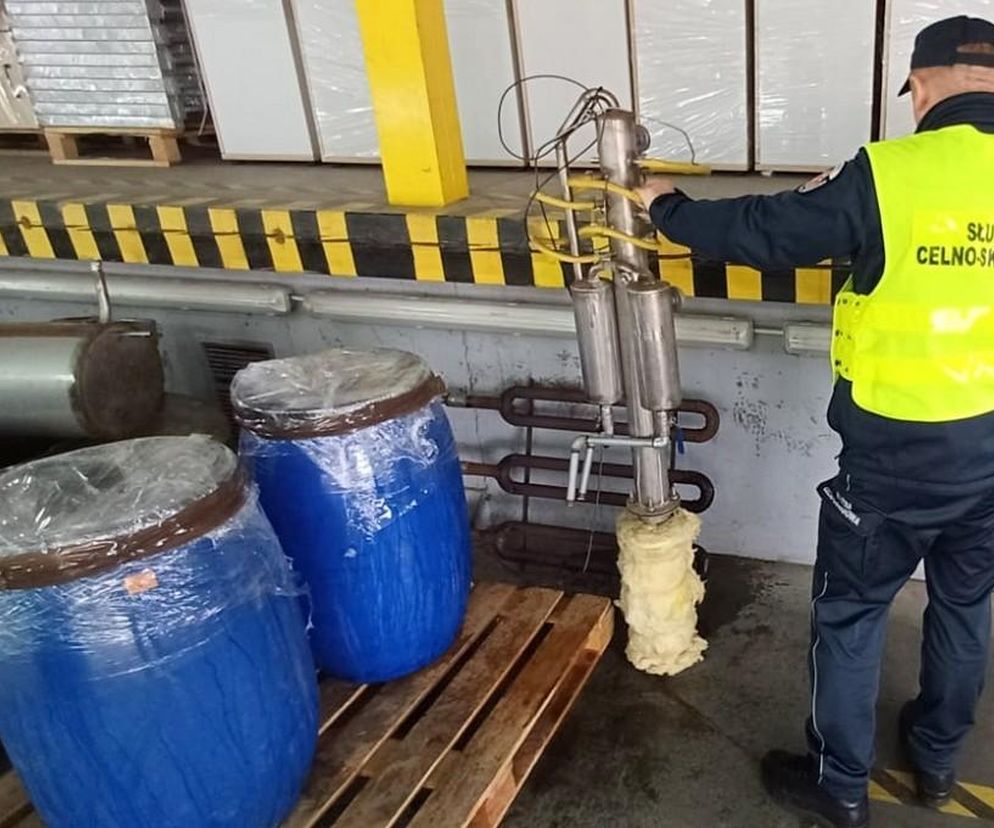 Gródek. Funkcjonariusze KAS zlikwidowali nielegalną bimbrownię. Zatrzymano 40-latka