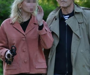 Andrzej Chyra smyra i całuje