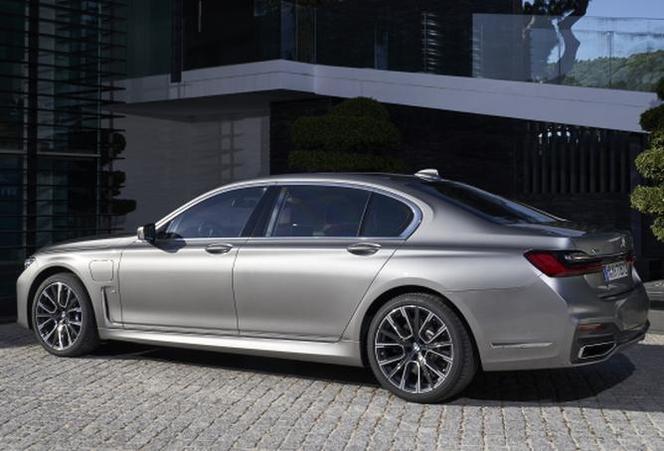 BMW serii 7 G12