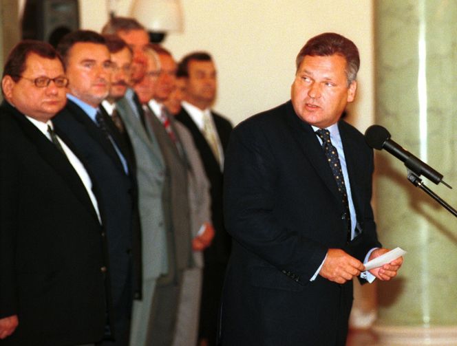 AI wybrała 5 najlepszych polityków w Polsce ostatnich 30 lat! 