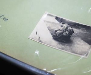 To naprawdę bezcenna kolekcja. Niemal trzy tysiące niepublikowanych zdjęć powojennej Warszawy