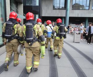 Dym na 52. piętrze Sky Tower we Wrocławiu. Ewakuowano tysiąc osób