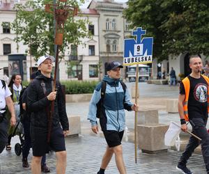 Lubelska Piesza Pielgrzymka na Jasną Górę 2024. Pątnikom deszcz niestraszny!